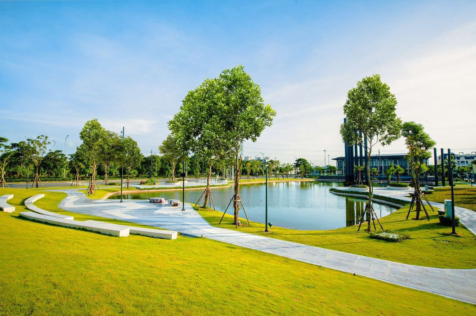 Hồ và công viên khu đô thị AnLac Green Symphony